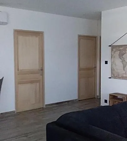 Otel Des Cerisiers Magalas