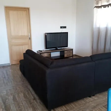Des Cerisiers Otel Magalas