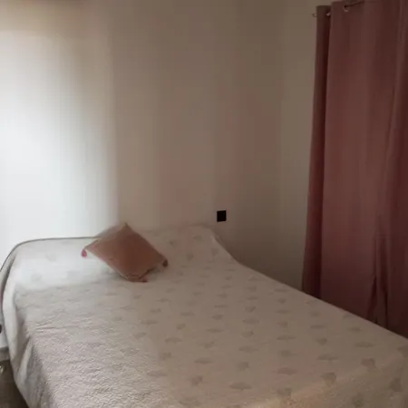 Des Cerisiers Otel Magalas