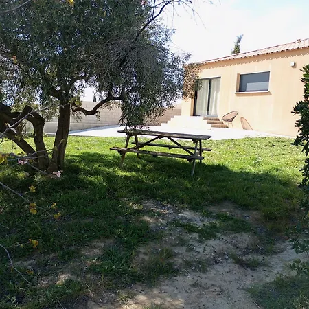 Otel Des Cerisiers Magalas
